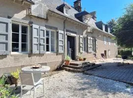 Grand gite familial 5 chambres à Ally, dans le Cantal à côté de Salers