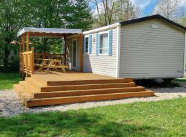 Mobil-home 6 personnes bord de lac，位于Le Chesne的酒店
