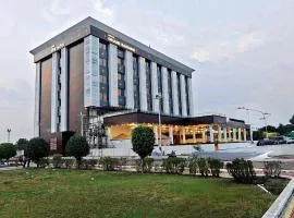 Hotel Grand Sarowar and Shakuntal Lawns