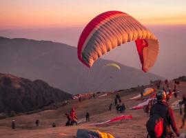 The Hosteller Bir，位于比尔瓦的酒店