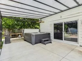 Spacious Family Getaway- Salt Water Pool & Hot Tub
