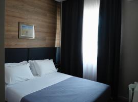 BluePoint Hotel，位于Tepelenë的酒店