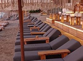 You & Me, near the sea and Patras University，位于帕特雷的酒店