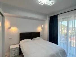 Modern Majesty Apartament