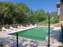 Hotel Rural Porta Coeli - Dehesa Santa Lucía，位于圣马尔廷德尔卡斯塔尼亚尔的酒店