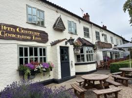 The Crown Inn Roecliffe，位于Roecliffe的酒店
