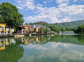 Waterside SPA Hotel，位于奥格尼亚诺沃的酒店