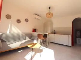 LE FINOSELLO - T2 Cosy sur Ajaccio avec Clim, Wifi & Parking - proche Port & Aéroport