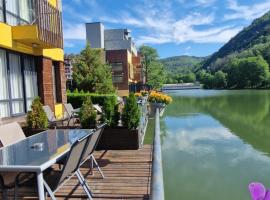 Waterside SPA Hotel，位于奥格尼亚诺沃的酒店