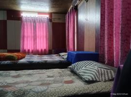 Swaroop Hotel & Homestay，位于西里古里的酒店