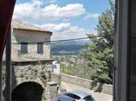 Studio tout équipé avec internet，位于欧布纳的酒店