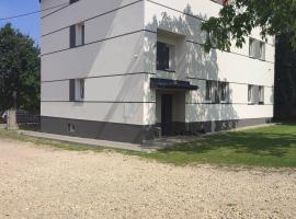 Hostel pracowniczy Pyrzowice Workers Nest，位于Sączów的酒店