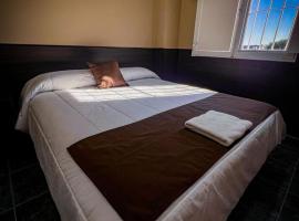 Hotel Carlos Trelew，位于特雷利乌的酒店