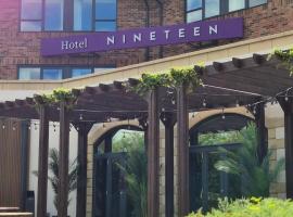 Hotel Nineteen，位于巴恩斯利的酒店
