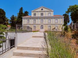 Captain' s Villa Boutique Hotel，位于大洛希尼的酒店
