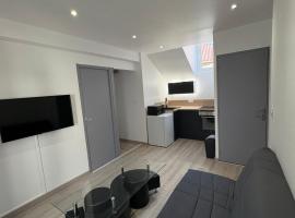 Appartement rénové en centre-ville avec terrasse，位于米洛的酒店