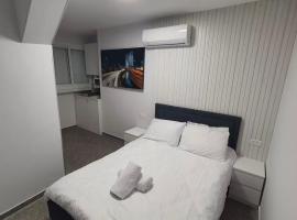 דירת נופש מושלמת 5 דקות מחוף הים Ryo 31，位于巴特亚姆的酒店