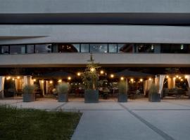 Me and All Hotel Flims, by Hyatt，位于弗利姆斯的酒店