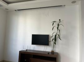 Elegante casa en Guayaquil con seguridad privada，位于San Guillermo的酒店