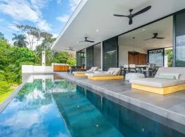 New! Modern-luxury-3 Suites-pool-ojochal-100mbps