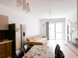 Bright and Spacious 2 Bedroom Flat Da Vinci Court A2