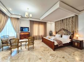 L'Orchid&eacute;e - Suites de Luxe avec Piscine Chauff&eacute;e et Vue sur le Lac de Tunis，位于突尼斯的带泳池的酒店