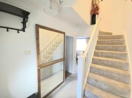 The Serenity Nook - 2 bed flat in the heart of Shefford with parking，位于谢福德的酒店