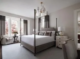86 State Circle - Luxury Boutique Hotel