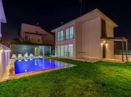 NEAR BY THE LAND OF LEGENDs , PRİVATE POOL , VİLLA LARİSA