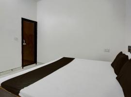 SPOT ON AMS SHINE Hotel And Restro，位于Bulandshahr的酒店