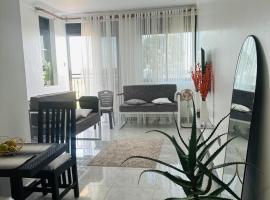 Lake view 2bedrooms 3 balconies WIFI Netflix 2bathroom 5mnts walk to the lake，位于Nalakonge的酒店