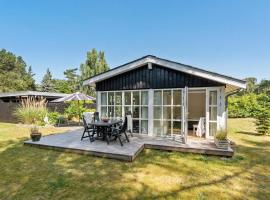 3 Bedroom Nice Home In Væggerløse，位于博托比的豪华型酒店