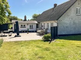 2 Bedroom Pet Friendly Home In Læsø