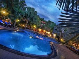 Hotel Kamrel Sigiriya，位于锡吉里亚的带泳池的酒店