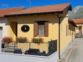 Casa vacanze La Commare，位于Forme的酒店