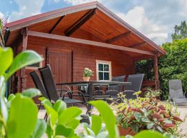 Zacisze Domki Letniskowe Karsib&oacute;r Świnoujście，位于斯维诺乌伊希切的木屋