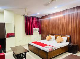 Hotel Imperial Inn - Karol Bagh，位于加姆布的酒店