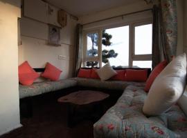 B For Bunk, Mussoorie，位于穆索里的酒店