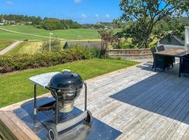 Awesome Home In Svineviken，位于Svineviken的酒店