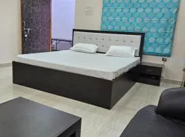 Hotel Gautam Garden Lawn & Banquet Hall Near Kash Vishwanath Temple - Fully Air Conditioning Hotel
