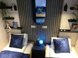 Economy rooms for 2-4 people，位于阿尼克什奇艾的酒店