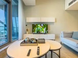 Downtown Suite l Elegant 1BR with Canal & City View l Central l Near Dubai Mall