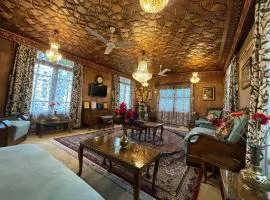 The Badyari Houseboats Group