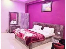 Hotel Kashi Inn Rajghat Near Kashi Vishwanath Temple & Ganga Ghat--Fully Air Conditioning Room-FreeWi-Fi-Parking-Lift -Room Service- Best Hotel In Varanasi