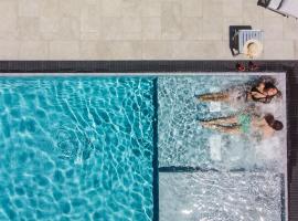 Hotel Rombino，位于丰特博兰达的酒店