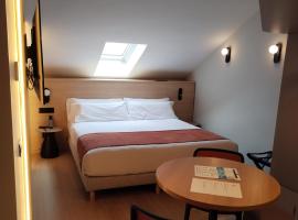 卡拉布里亚雅典娜公寓式酒店，位于巴塞罗那的酒店
