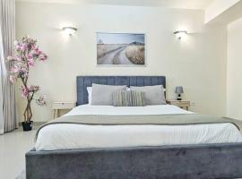 Paradise Villa In Hydra Ad&dxb，位于阿布扎比的酒店