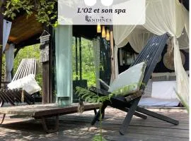 L'O2 et son Spa, cabane de verre et de bois