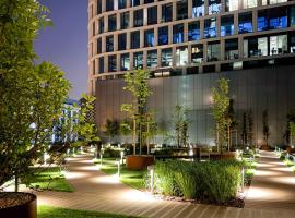 LaKru Apartments Global Office, Free Garage, Self Check-in，位于卡托维兹的豪华酒店