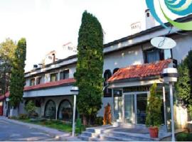 Hotel Gradce，位于科查尼的酒店
